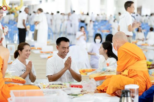 ภาพ No.58624:พิธีบุพเปตพลี ครั้งที่ 149 ร่วมอุทิศบุญแด่หมู่ญาติที่ล่วงลับไปแล้ว และสืบทอดอายุพระพุทธศาสนา วันอังคารที่ 23 เมษายน พ.ศ. 2567 (วันพระ ขึ้น 15 ค่ำ เดือน 5) ณ หอฉันคุณยายอาจารย์ฯ วัดพระธรรมกาย