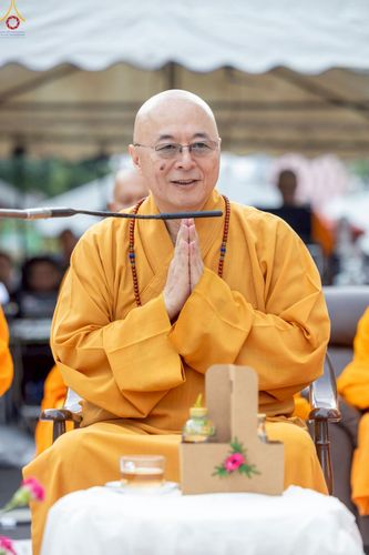 ภาพ No.237069:วันอาทิตย์ที่ 10 สิงหาคม พ.ศ. 2568 มหาสังฆทานครั้งยิ่งใหญ่ ตักบาตรพระ 10,000 รูป ถ.นิพัทธ์อุทิศ 3 ใจกลางนครหาดใหญ่ จ.สงขลา (ชุดที่ 2)