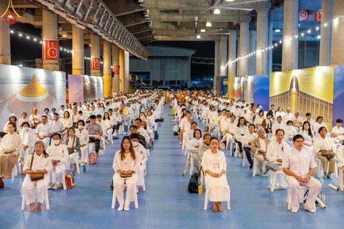 ภาพ No.187629:พิธีฉลองชัยสวดมนต์บทธัมมจักกัปปวัตนสูตร 7,000,000,000 จบ และพิธีสวดมนต์ข้ามปี วันที่ 31 ธันวาคม พ.ศ. 2567 ถึงวันที่ 1 มกราคม พ.ศ. 2568 ณ มหารัตนวิหารคด วัดพระธรรมกาย จ.ปทุมธานี