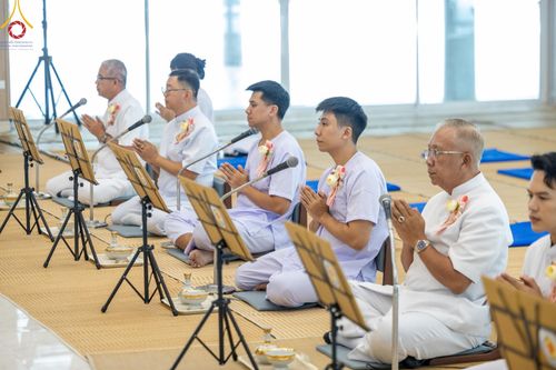 ภาพ No.127774:พิธีถวายภัตตาหารเป็นสังฆทาน แด่คณะพระธรรมยาตราฯ ในโครงการธรรมยาตราอัญเชิญพระบรมสารีริกธาตุ ประดิษฐาน ณ มหารัตนเจดีย์สิริปทุมสวรรค์ อ.บางกล่ำ จ.สงขลา วันที่ 8 มีนาคม พ.ศ. 2567