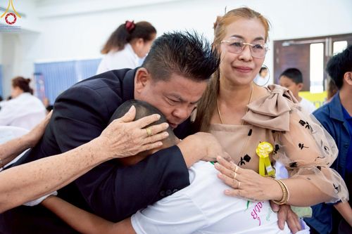 ภาพ No.213792:วันเสาร์ที่ 29 มีนาคม พ.ศ. 2568 พิธีตัดปอยผม ขอขมาผู้ปกครอง มอบบาตร-ผ้าไตร และพิธีบรรพชาสามเณร ณ ศูนย์ปฏิบัติธรรมจังหวัดระยอง (บ้านช่องลม) ต.บางบุตร อ.บ้านค่าย จ.ระยอง