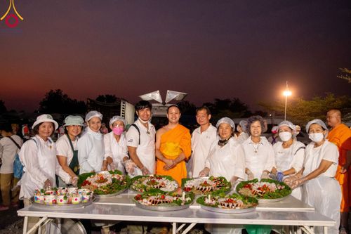 ภาพ No.115067:พิธีถวายภัตตาหารเป็นสังฆทาน แด่คณะพระธรรมยาตรา ปีที่ 12 วันที่ 19 มกราคม พ.ศ. 2567 ณ วัดโบสถ์(บน) บางคูเวียง จ.นนทบุรี