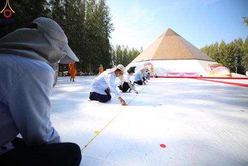 ภาพ No.106969:V.3 ตั้งใจ การเตรียมงาน เก็บงาน การรับบุญของเจ้าหน้าที่หน่วยงานต่างๆ เพื่อโครงการธรรมยาตรา กตัญญูบูชามหาปูชนียาจารย์ พระมงคลเทพมุนี (สด จนฺทสโร) พระผู้ปราบมาร อนุสรณ์สถาน 7 แห่ง ปีที่ 12 ระหว่างวันที่ 2 - 31 มกราคม พ.ศ. 2567