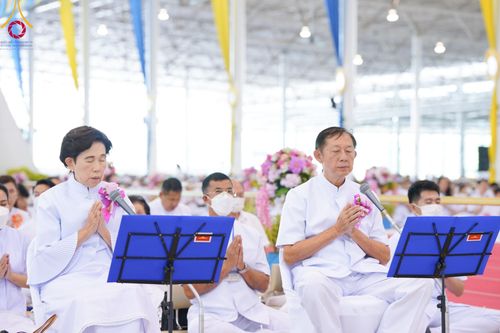 ภาพ No.99736:พิธีปฏิบัติธรรมและพิธีบูชาข้าวพระ ในวันอาทิตย์ต้นเดือนที่ 3 ธันวาคม พ.ศ. 2566 ณ สภาธรรมกายสากล วัดพระธรรมกาย จ.ปทุมธานี