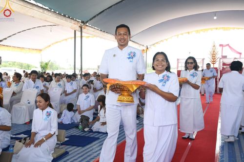 ภาพ No.91408:พิธีทอดผ้าป่ายกยอดดอกบัวสิริปทุมทิพย์  ประดิษฐาน ณ ปทุมเจดีย์  (เจดีย์พระพุทธเจ้า ๕ พระองค์) ณ ศูนย์อบรมเยาวชนจังหวัดปัตตานี 22 ตุลาคม พ.ศ.2566