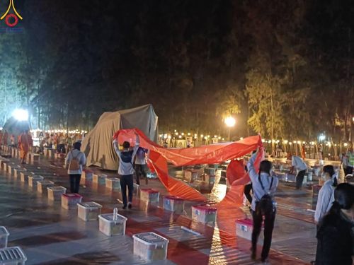 ภาพ No.108271:V.5 ทุ่มพลัง การเตรียมงาน เก็บงาน การรับบุญของเจ้าหน้าที่หน่วยงานต่างๆ เพื่อโครงการธรรมยาตรา กตัญญูบูชามหาปูชนียาจารย์ พระมงคลเทพมุนี (สด จนฺทสโร) พระผู้ปราบมาร อนุสรณ์สถาน 7 แห่ง ปีที่ 12 ระหว่างวันที่ 2 - 31 มกราคม พ.ศ. 2567