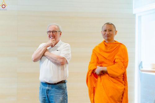 ภาพ No.229364:วันที่ 15 มิถุนายน พ.ศ. 2568 Meditation wisdom talks 2025 โดย พระอาจารย์ไมเคิล วีรธมฺโม และ พระอาจารย์นิค สนฺตจิตฺโต โดยมีผู้เข้าร่วมโครงการ เป็นชาวสวีเดนและชาวยุโรป จำนวน 30 ท่าน  ณ โรงแรม Radissonblu waterfront กรุงสตอกโฮล์ม ประเทศสวีเดน