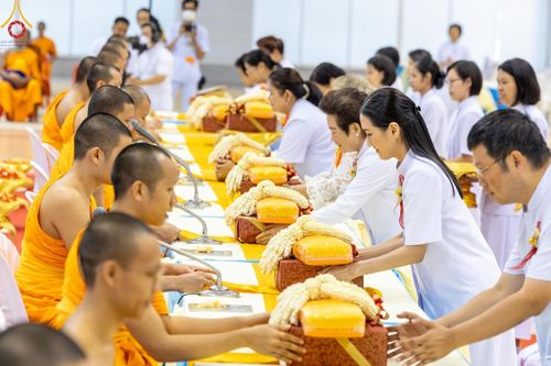 ภาพ No.139767:พิธีมุทิตาพระมหาอุปสมบทอุทิศชีวิต วันอาทิตย์ต้นเดือนที่ 2 มิถุนายน พ.ศ. 2567 ณ ห้องแก้วสารพัดนึก 1 วัดพระธรรมกาย