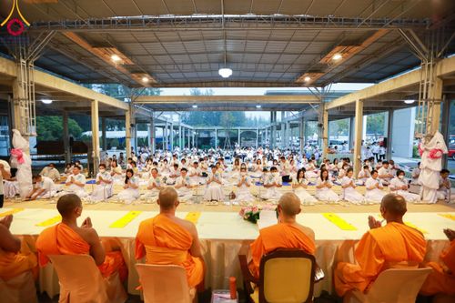 ภาพ No.111858:พิธีถวายภัตตาหารเป็นสังฆทาน แด่คณะพระธรรมยาตราฯ ในโครงการธรรมยาตรา กตัญญูบูชา มหาปูชนียาจารย์ พระมงคลเทพมุนี(สด จนฺทสโร) พระผู้ปราบมาร อนุสรณ์สถาน 7 แห่ง ปีที่ 12 วันที่ 14 มกราคม พ.ศ. 2567 ณ อนุสรณ์สถานมหาวิหารพระมงคลเทพมุนี  (โลตัสแลนด์) อ.สองพี่น้อง จ