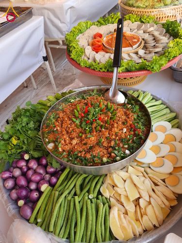 ภาพ No.197939:สาธุชนถวายภัตตาหารเป็นสังฆทาน แด่พระธรรมยาตรา ณ วัดโบสถ์(บน) ตำบลบางคูเวียง อำเภอบางกรวย จังหวัดนนทบุรี ในโครงการธรรมยาตรา กตัญญูบูชา มหาปูชนียาจารย์ พระมงคลเทพมุนี(สด จนฺทสโร) พระผู้ปราบมาร อนุสรณ์สถาน 7 แห่ง ปีที่ 13 วันที่ 19 มกราคม พ.ศ. 2568