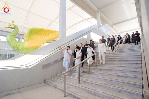 ภาพ No.271930:วันที่ 22 พฤศจิกายน พ.ศ. 2568 ผู้ว่าฯ ปทุมธานี ลงพื้นที่เยี่ยม “อำเภอคลองหลวง” พร้อมชมการเตรียมความพร้อมเทศกาลสวนดอกไม้ปทุมธานี “ทุ่งสวรรค์ ตะวันฉาย” ณ วัดพระธรรมกาย