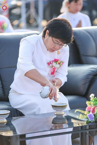 ภาพ No.180428:พิธีตักบาตรพระ ๑,๐๐๐ รูป ฉลองเมืองลำปาง ๑,๓๔๔ ปี วันเสาร์ที่ ๗ ธันวาคม พ.ศ. ๒๕๖๗ ณ ลานพระบรมราชานุสาวรีย์ พระนเรศวรมหาราช อ.เกาะคา จ.ลำปาง