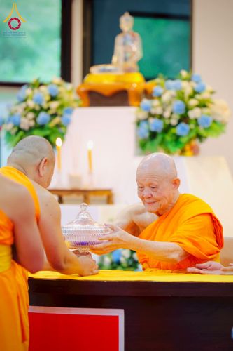 ภาพ No.221384:วันอาทิตย์ที่ 27 เมษายน พ.ศ. 2568 พิธีเจริญพระพุทธมนต์สมโภชดวงแก้วธรรมชัย เนื่องในโอกาสบูชาธรรม 81 ปีหลวงพ่อธัมมชโย อัญเชิญประดิษฐานเนื่องในโอกาสสถาปนาวัดพระธรรมกายไอซ์แลนด์ ณ อาคารปลูกศรัทธา 1 วัดพระธรรมกาย อำเภอคลองหลวง จังหวัดปทุมธานี