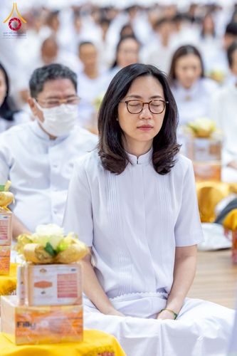 ภาพ No.239577:วันอาทิตย์ที่ 17 สิงหาคม พ.ศ. 2568 พิธีถวายคิลานเภสัช และอุปกรณ์ทางการแพทย์ แด่คณะสงฆ์ เนื่องในวันธรรมชัย ณ ห้องแก้วสารพัดนึก 2 สภาธรรมกายสากล วัดพระธรรมกาย