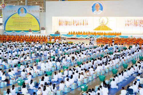 ภาพ No.240407:วันพุธที่ 27 สิงหาคม พ.ศ. 2568 พิธีตักบาตร ในวันธรรมชัย ณ วัดพระธรรมกาย จ.ปทุมธานี