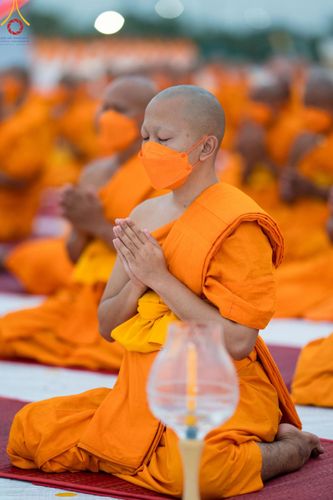 ภาพ No.118193:พิธีจุดประทีปถวายเป็นพุทธบูชา และบูชาธรรมมหาปูชนียาจารย์ พระมงคลเทพมุนี(สด จนฺทสโร) วันที่ 24 มกราคม พ.ศ. 2567 ณ อนุสรณ์สถานบางปลา อ.บางเลน จ.นครปฐม