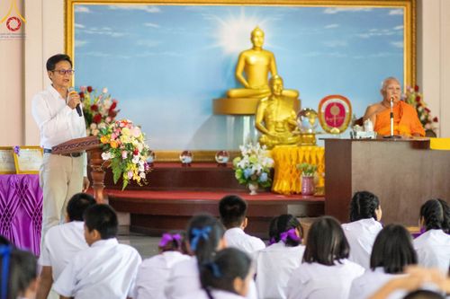 ภาพ No.104909:วันรวมพลังเด็กดี V-star ผู้นำฟื้นฟูศีลธรรมโลก จังหวัดกำแพงเพชร ณ ศูนย์ปฏิบัติธรรมกำแพงเพชร ในอุปถัมภ์พระพรหมวชิรปัญญาจารย์ วันที่ 22 ธันวาคม พ.ศ. 2566