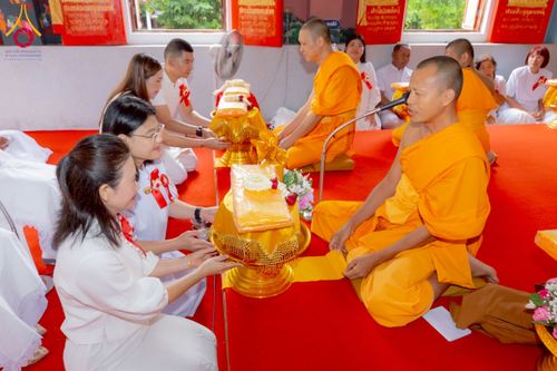 ภาพ No.231799:วันเสาร์ ที่ 5 กรกฎาคม พ.ศ. 2568 พิธีบรรพชา อุปสมบท โครงการอุปสมบท บูชาธรรมมหาปูชนียาจารย์ รุ่นเข้าพรรษา ณ วัดเกาะแก้วประชานุรักษ์ อ.วังทอง  จ.พิษณุโลก