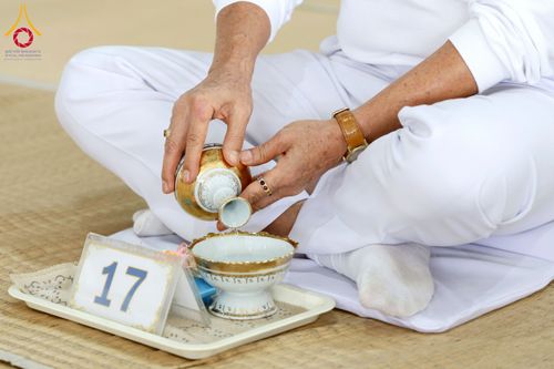 ภาพ No.271119:วันพุธที่ 20 พฤศจิกายน พ.ศ.2568 (วันพระ แรม 15 ค่ำ เดือน 12) พิธีบุพเปตพลี ครั้งที่ 173 ร่วมอุทิศบุญแด่หมู่ญาติที่ล่วงลับไปแล้ว และสืบทอดอายุพระพุทธศาสนา ณ หอฉันคุณยายอาจารย์ฯ วัดพระธรรมกาย