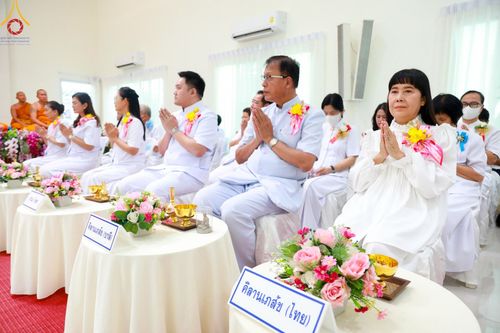 ภาพ No.107315:พิธีเจริญพระพุทธมนต์ ปฏิบัติธรรม มอบทุนการศึกษา ถวายสังฆทาน 140 วัด ณ ศุนย์ปฏิบัติธรรมพระมงคลเทพมุนี อ.สองพี่น้อง จ.สุพรรณบุรี วันเสาร์ที่ 6 มกราคม พ.ศ. 2567
