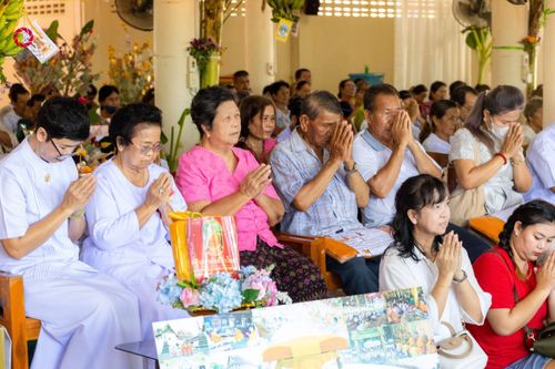 ภาพ No.171715:พิธีทอดกฐิน ณ วัดมหาโพธิ์ จ.ลพบุรี ในโครงการกฐินสามัคคีทั่วไทย 30,000 วัด บูชาธรรม 80 ปี หลวงพ่อธัมมชโย โดยคณะศิษยานุศิษย์วัดพระธรรมกาย วันที่ 27 ตุลาคม พ.ศ. 2567