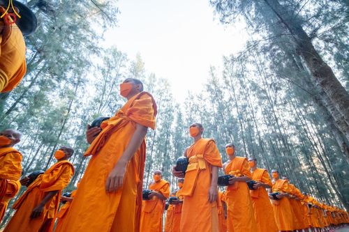 ภาพ No.107545:พิธีตักบาตรพระธรรมยาตราฯ ในโครงการธรรมยาตรากตัญญูบูชา มหาปูชนียาจารย์ พระมงคลเทพมุนี(สด จนฺทสโร) พระผู้ปราบมาร ปีที่ 12 ณ อนุสรณ์สถานมหาวิหารพระมงคลเทพมุนี อ.สองพี่น้อง จ.สุพรรณบุรี วันที่ 7 มกราคม พ.ศ. 2567
