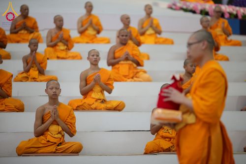 ภาพ No.237449:วันอาทิตย์ที่ 10 สิงหาคม พ.ศ.2568 พิธีมอบใบประกาศเกียรติคุณ โครงการสอบบาลี "ฉลองแชมป์" บูชาธรรม 80 ปี หลวงพ่อธัมมชโย ประจำปี 2568 และ พิธีมอบดวงแก้วสามเณรทรงบาลีไวยากรณ์ ณ สภาธรรมกายสากล วัดพระธรรมกาย ปทุมธานี