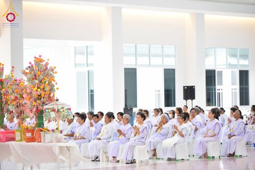 ภาพ No.152506:พิธียกฉัตรขาว 5 ชั้น กางกั้นถวายองค์พระประธาน อาคารปฏิบัติธรรมวัดสายสุวพรรณ ต.คลองสี่ อ.คลองหลวง จ.ปทุมธานี วันเสาร์ที่ 7 กันยายน พ.ศ. 2567