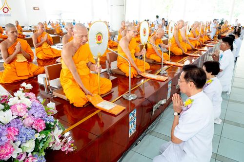 ภาพ No.234850:วันศุกร์ที่ 25 กรกฎาคม พ.ศ. 2568 (วันพระ แรม 15 ค่ำ เดือน 8) พิธีบุพเปตพลี ครั้งที่ 167 ร่วมอุทิศบุญแด่หมู่ญาติที่ล่วงลับไปแล้ว และสืบทอดอายุพระพุทธศาสนา ณ หอฉันคุณยายอาจารย์ฯ วัดพระธรรมกาย