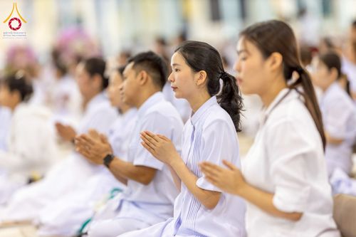 ภาพ No.258137:วันอาทิตย์ที่ 5 ตุลาคม พ.ศ. 2568 พิธีบูชาข้าวพระ ณ สภาธรรมกายสากล วัดพระธรรมกาย