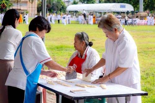 ภาพ No.239767:วันที่ 16-17 สิงหาคม พ.ศ. 2568 การปฏิบัติหน้าที่ของเจ้าหน้าที่ทุกสถานะ เพื่องานพิธีอัญเชิญรูปเหมือนพระมงคลเทพมุนี (สด จันทสโร) และพิธีกดปุ่มอัญเชิญรูปเหมือน พระมงคลเทพมุนี (สด จันทสโร) ณ มหาวิหารแก้วพระมงคลเทพมุนี ศูนย์ปฏิบัติธรรมแก้วเมืองเลย จ.เลย