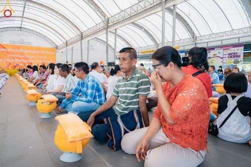 ภาพ No.133452:พิธีขอขมารับผ้าไตร, พิธีบรรพชาสามเณร, สามเณรออกบิณฑบาต ในโครงการบรรพชาสามเณร ฟื้นฟูพระพุทธศาสนาทั่วไทย  ณ ศูนย์ปฏิบัติธรรม และอบรมเยาวชนเมืองยะลา วันที่ 3 เมษายน พ.ศ. 2567