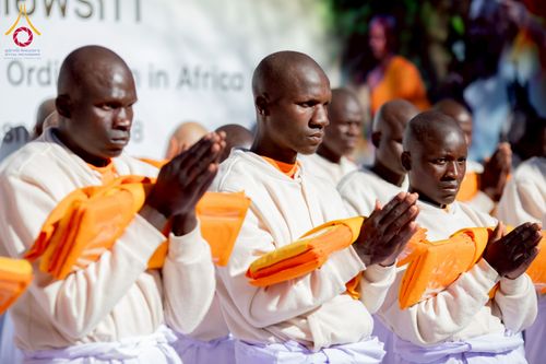 ภาพ No.231657:โครงการบรรพชาอุปสมบทหมู่ครั้งที่ 2 ณ วัดพระธรรมกายโจฮันเนสเบิร์ก ประเทศแอฟริกาใต้ วันอาทิตย์ 29 มิถุนายน พ.ศ. 2568