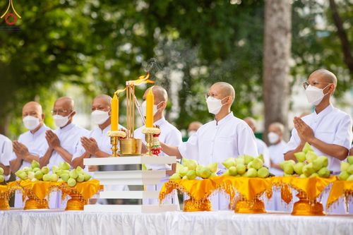 ภาพ No.141342:พิธีบรรพชาอุปสมบท โครงการอุปสมบทหมู่รุ่นผู้บริหาร รุ่นที่ 14 โครงการอุปสมบทหมู่ธรรมทายาท ระดับอุดมศึกษา รุ่นที่ 51 ภาคฤดูฝน ณ โบสถ์พระไตรปิฎก วัดพระธรรมกาย ในวันเสาร์ที่ 15 มิถุนายน พ.ศ. 2567