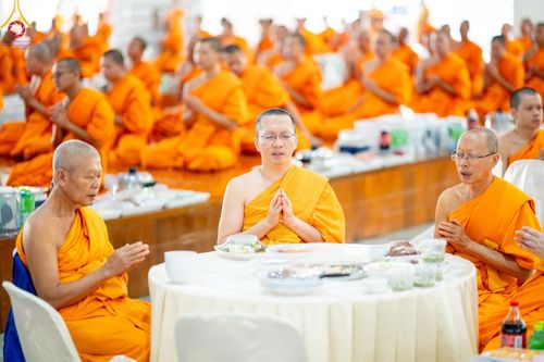 ภาพ No.152974:พิธีถวายภัตตาหารเมนูสวรรค์ ในพรรษาแห่งการเข้าถึงธรรม วันอังคารที่ 10 กันยายน พ.ศ. 2567 ครบรอบ 24 ปี วันละสังขาร คุณยายอาจารย์มหารัตนอุบาสิกาจันทร์ ขนนกยูง ณ หอฉันคุณยายอาจารย์ฯ วัดพระธรรมกาย