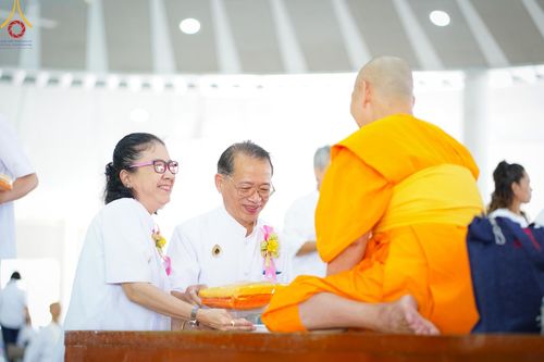 ภาพ No.167424:พิธีบุพเปตพลี ครั้งที่ 157 ร่วมอุทิศบุญกุศลแด่หมู่ญาติที่ล่วงลับไปแล้ว และสืบทอดอายุพระพุทธศาสนา วันพฤหัสที่ 31 ตุลาคม พ.ศ. 2567 (วันพระ แรม 14 ค่ำ เดือน 11) ณ หอฉันคุณยายอาจารย์ฯ วัดพระธรรมกาย