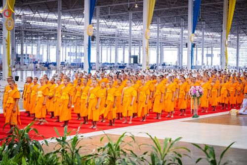 ภาพ No.153205:พิธีมุทิตาสักการะ พระภิกษุ-สามเณร ผู้สอบไล่ได้เปรียญธรรม ประโยค 1-2 ถึงประโยค ป.ธ.9 และบาลีศึกษา ประโยค1-2 ถึง บ.ศ.9 , พิธีมอบดวงแก้วสามเณรผู้ทรงบาลีไวยากรณ์ วัดพระธรรมกาย และ ศูนย์ส่งเสริมศีลธรรมในประเทศและต่างประเทศ วันอาทิตย์ที่ 8 กันยายน พ.ศ.2567