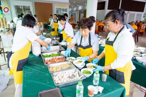 ภาพ No.225931:วันเสาร์ที่ 24 พฤษภาคม พ.ศ. 2568 พิธีถวายสังฆทาน 323 วัด ปีที่ 21 ครั้งที่ 177 พิธีมอบกองทุนหนุนแรงใจช่วยครูใต้ ปีที่ 18 ครั้งที่ 141 และพิธีทำบุญอุทิศส่วนกุศลให้ผู้วายชนม์ ณ ศูนย์ปฏิบัติธรรมภาคใต้ จ.สงขลา