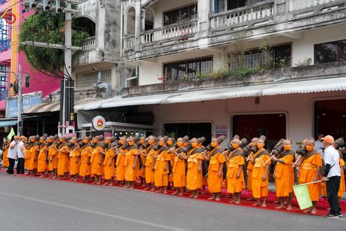 ภาพ No.130013:V.34 เพื่อธรรมเพื่อบางกล่ำ การรับบุญของเจ้าหน้าที่หน่วยงานต่างๆ  เพื่องานธรรมยาตราอัญเชิญพระบรมสารีริกธาตุ ประดิษฐาน ณ มหารัตนเจดีย์สิริปทุมสวรรค์ (เจดีย์อริยพุทธะ 5 พระองค์) ณ ศูนย์ปฏิบัติธรรมภาคใต้ อ.บางกล่ำ จ.สงขลา ระหว่างวันที่ 9-10 มีนาคม พ.ศ. 2567