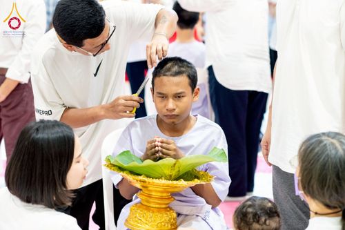 ภาพ No.213548:วันเสาร์ที่ 29 มีนาคม พ.ศ. 2568 พิธีปลงผม โครงการสามเณรยุวธรรมทายาท รุ่นที่ 33 โครงการสามเณรมัชฌิมธรรมทายาท รุ่นที่ 29 ณ ห้องปฏิบัติธรรมวิหารคด คอร์ 13 วัดพระธรรมกาย