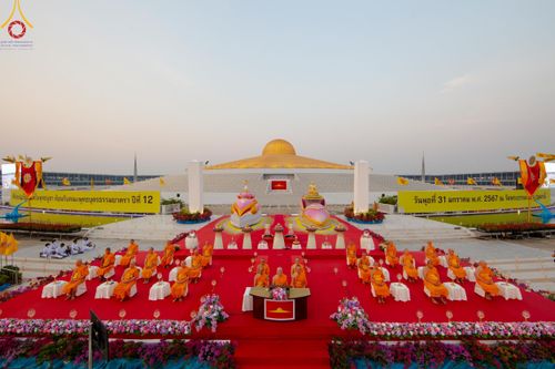 ภาพ No.121983:พิธีจุดประทีปถวายเป็นพุทธบูชา และบูชาธรรมมหาปูชนียาจารย์ พระมงคลเทพมุนี(สด จนฺทสโร) ในโครงการธรรมยาตรา กตัญญูบูชา มหาปูชนียาจารย์ พระมงคลเทพมุนี(สด จนฺทสโร) พระผู้ปราบมาร อนุสรณ์สถาน 7 แห่ง ปีที่ 12 วันที่ 31 มกราคม พ.ศ. 2567 ณ วัดพระธรรมกาย จ.ปทุมธานี