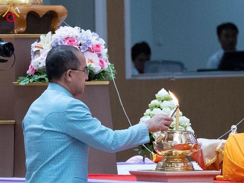 ภาพ No.196055:ผู้ว่าปทุมฯ เปิดงานวันครู ครั้งที่ 69 พ.ศ. 2568 จังหวัดปทุมธานี “เรียนดี มีความสุข : ครูไทยร่วมใจปฏิวัติการศึกษา เด็กฉลาดคิด ฉลาดทำ” ณ วัดพระธรรมกาย - รวมใจระลึกถึงพระคุณบูรพาจารย์ ยกย่องเชิดชูเกียรติผู้ประกอบวิชาชีพทางการศึกษาที่ประกอบคุณงามความดี 