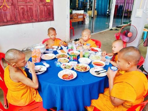 ภาพ No.163910:โครงการกฐินสามัคคีทั่วไทย 30,000 วัด บูชาธรรม 80 ปี หลวงพ่อธัมมชโย โดย คณะศิษยานุศิษย์วัดพระธรรมกาย ณ วัดโพธิ์พิทักษ์ จ.ชัยนาท วันที่ 20 ตุลาคม พ.ศ. 2567