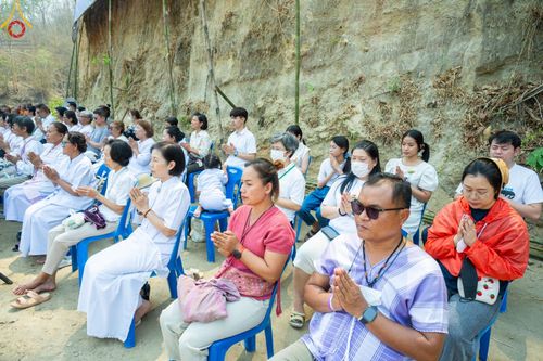 ภาพ No.139353:Photo Story  มหัศจรรย์วัดดงดินแดง Episode 7 พระภิกษุ-สามเณร ในโครงการบรรพชาอุปสมบทหมู่  กว่า 500 รูป ศีลจาริณีและสาธุชนกว่า 500 คน ร่วมพิธีบูชาข้าวพระ วัดดงดินแดง ต.ม่อนจอง อ.อมก๋อย จ.เชียงใหม่ วันอาทิตย์ที่ 7 เมษายน พ.ศ.2567