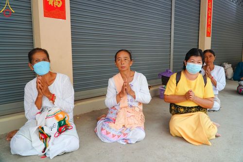 ภาพ No.146251:ตักบาตรพระ 1,384 รูป ทำบุญเมืองฝางครบรอบ 1,383 ปี ถวายเป็นพระราชกุศลแด่พระบาทสมเด็จพระเจ้าอยู่หัว เนื่องในโอกาสพระราชพิธีมหามงคล เฉลิมพระชนมพรรษา 6 รอบ 72 พรรษา วันเสาร์ที่ 27 กรกฎาคม พ.ศ.2567  ณ ถนนหน้าที่ว่าการอำเภอฝาง จ.เชียงใหม่