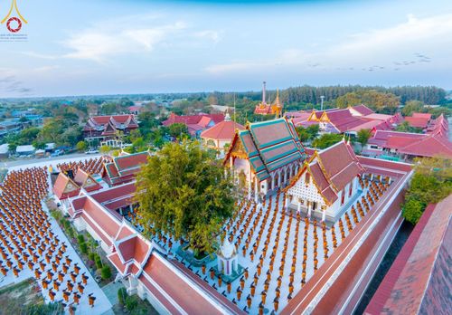 ภาพ No.194188:พระธรรมยาตราปฏิบัติธรรม และถ่ายภาพหมู่ประวัติศาสตร์ ณ วัดสองพี่น้อง ต.ต้นตาล อ.สองพี่น้อง จ.สุพรรณบุรี ในโครงการธรรมยาตรา กตัญญูบูชา มหาปูชนียาจารย์ พระมงคลเทพมุนี(สด จนฺทสโร) พระผู้ปราบมาร อนุสรณ์สถาน 7 แห่ง ปีที่ 13 วันที่ 12 มกราคม พ.ศ. 2568