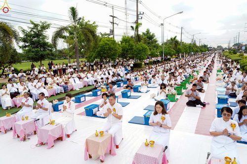 ภาพ No.229860:วันพฤหัสบดีที่ 26 มิถุนายน พ.ศ. 2568 พิธีตักบาตรพระ 1,165 รูป ฉลองก่อตั้งเมืองวานรนิวาส ครบรอบ 164 ปี ณ ถนนวานรนิวาส-อากาศอำนวย อ.วานรนิวาส จ.สกลนคร