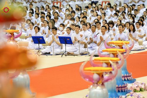 ภาพ No.134053:พิธีบูชาข้าวพระ  ในวันอาทิตย์ต้นเดือนที่ 7 เมษายน พ.ศ. 2567 ณ วัดพระธรรมกาย จ.ปทุมธานี