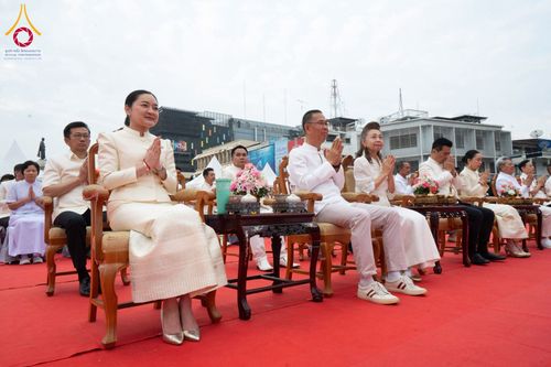 ภาพ No.210286:วันอาทิตย์ที่ 9 มีนาคม พ.ศ. 2568 พ่อเมืองโคราชจัดตักบาตรพระหมื่น ทำบุญเมือง 557 ปี