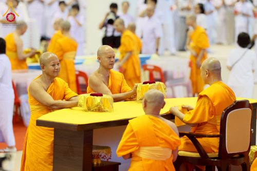 ภาพ No.259836:วันอาทิตย์ที่ 5 ตุลาคม พ.ศ. 2568 สัมมนาพิเศษ "จากกฐินวัดพระธรรมกาย สู่กฐินทั่วไทย 30,000 วัด" ณ สภาธรรมกายสากล วัดพระธรรมกาย